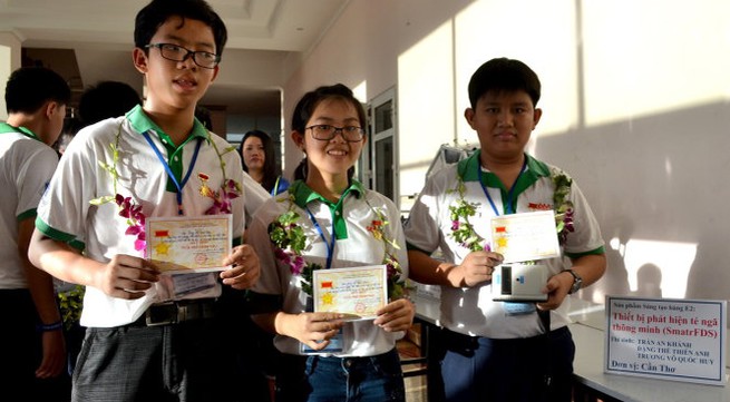 Vietnam students wins at Thai Maths contest