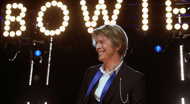 Brit Awards 2016 honors David Bowie