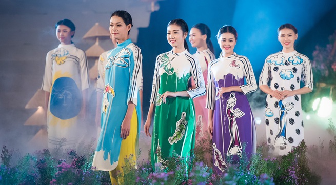 Ao dai festival boosts Hanoi tourism