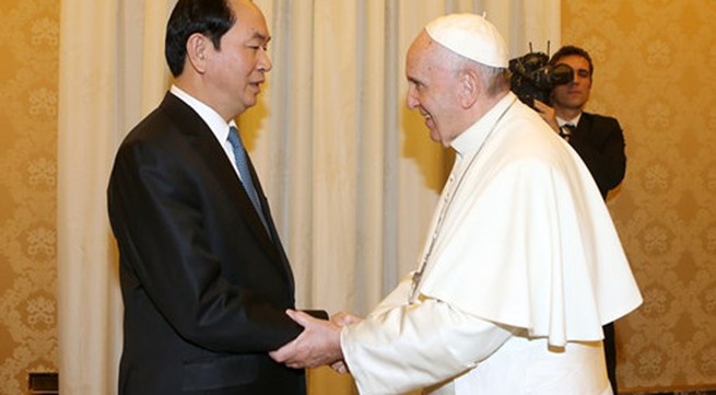 Pope Francis welcomes Vietnamese president