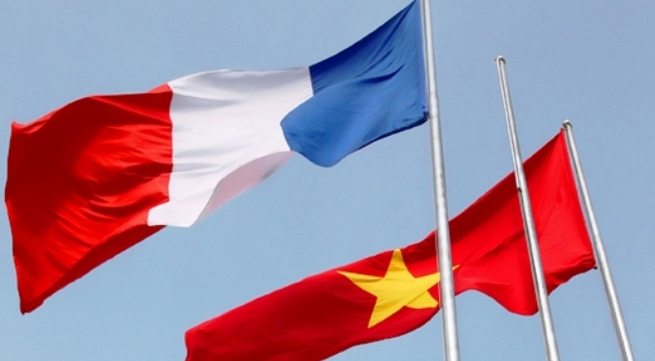 France urged to promote defence ties