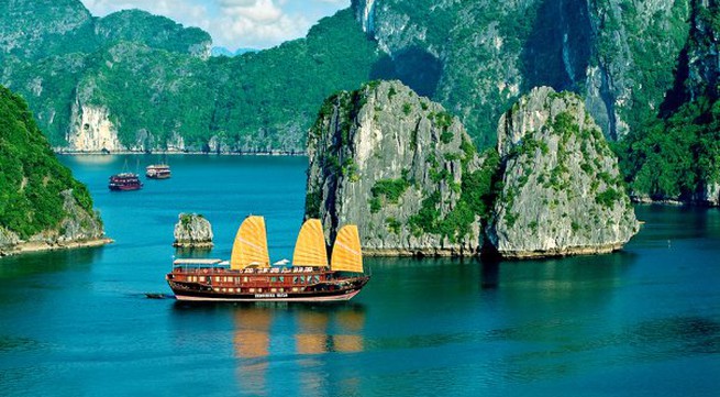 New international port opens to ships bringing tourists to Ha Long Bay