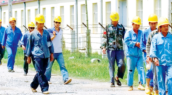 Vietnam tops Asia in attracting foreign workers