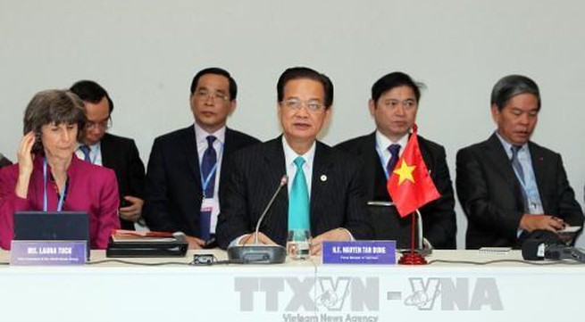 PM co-chairs high-level dialogue on climate change in Mekong Delta