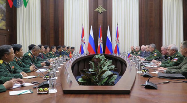 Russia, Vietnam agree to beef up defence ties
