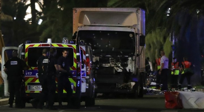 At least 77 dead in Nice truck attack
