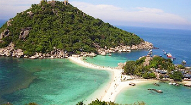 Vietnam develops island tourism
