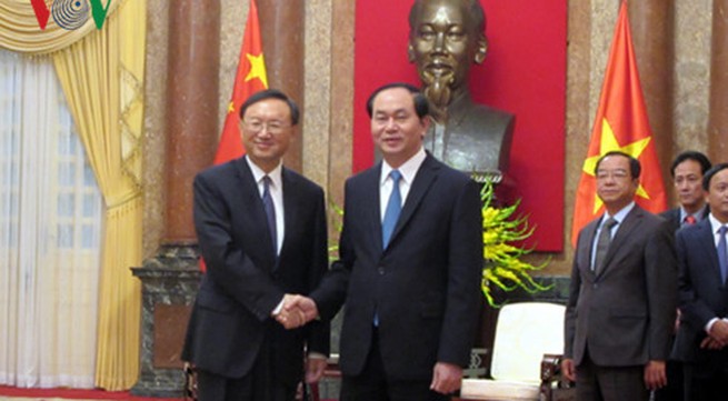 Party and State leaders welcome Chinese State Councilor