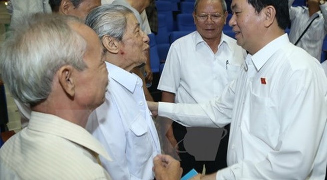 President meets armed forces voters in HCM City