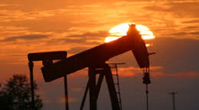Oil prices fall to lowest since 2009