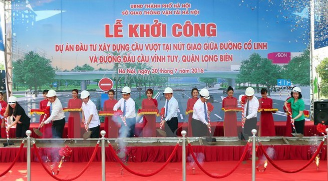 Construction begins on new overpass in Hanoi