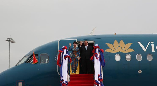 Prime Minister and spouse begin Laos visit