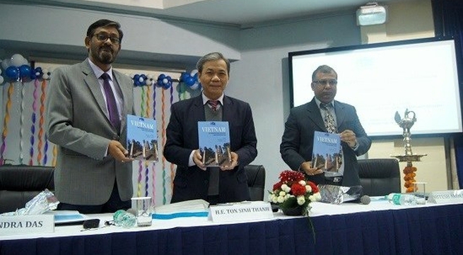 Book on Vietnam’s economic development debuts in India