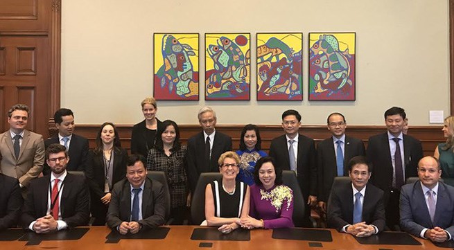 Hanoi promotes comprehensive cooperation with Canada, US localities