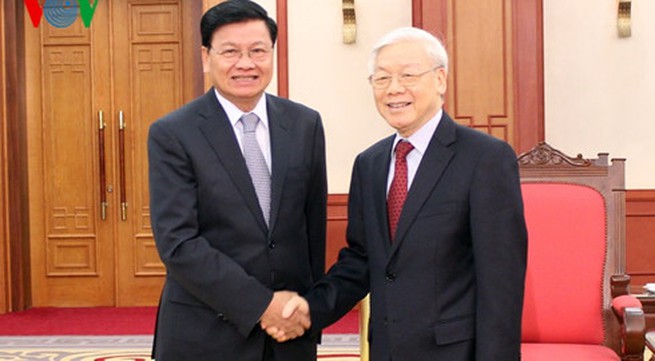 Party Chief greets Lao Prime Minister