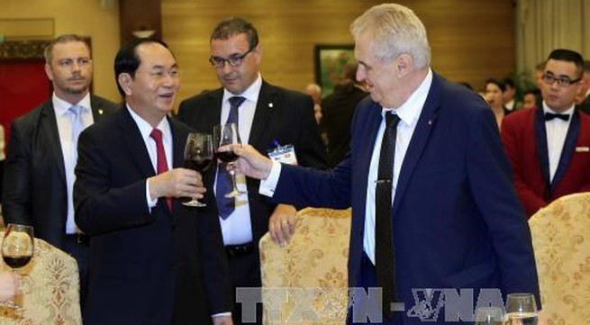 Czech President wraps up state visit to Vietnam