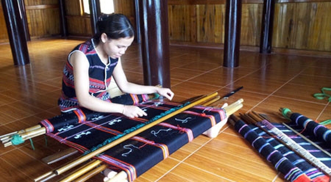 Dèng weaving recognized as national heritage