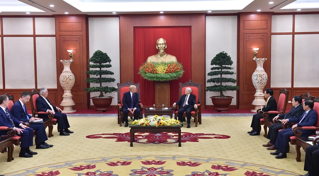 Vietnam's Party General Secretary and Prime Minister welcome US President