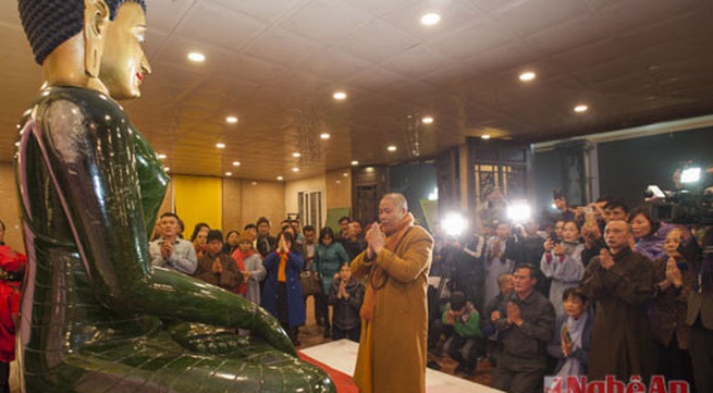 World's largest Jade Buddha statue displayed