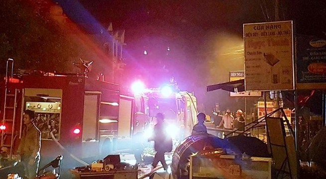 Fire destroys trade centre stalls in Gia Lai