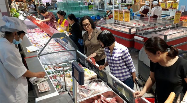 Firms stop pork import, buy local