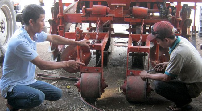Phú Yên inventor makes farmers’ lives much easier