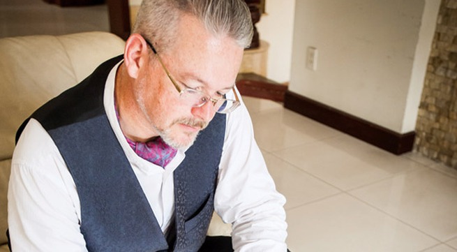 American couturier insprires Vietnamese tailors with bespoke suit style