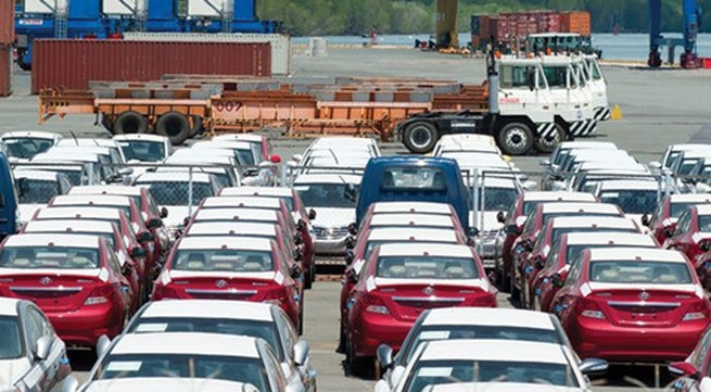Car import slow down as tax reduction nears