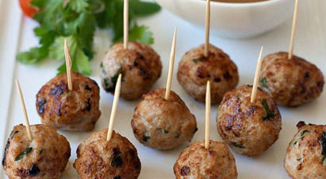 Grilled meatballs in Lang Son