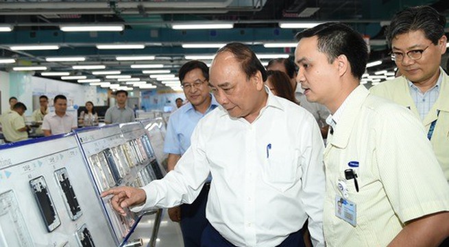 Prime Minister works with Samsung Thai Nguyen