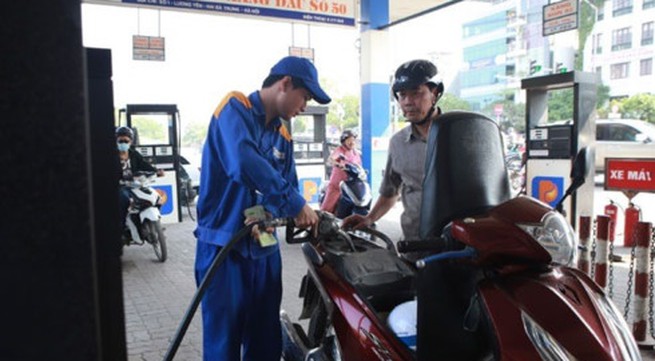 Petrol prices go up to VND17,486 per litre