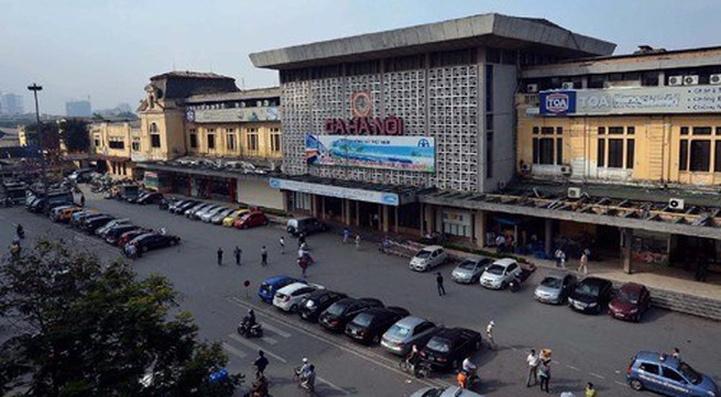 Hanoi asked to evaluate traffic density around railway station