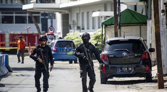 Bomb explodes at Surabaya police HQ
