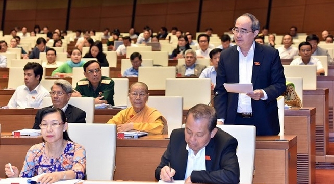 NA deputies discuss measures to improve Vietnam’s economic quality and competitiveness