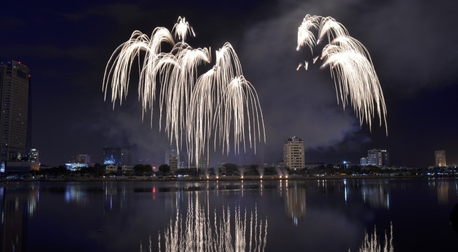Italy wins Da Nang International Fireworks Festival 2018
