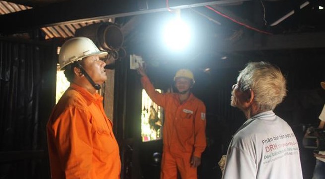 Ethnic minorities in Gia Lai get access to electricity