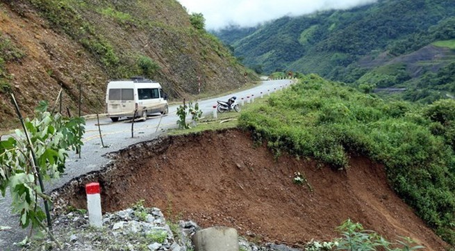 Ha Giang repairs landslide roads due to heavy rain