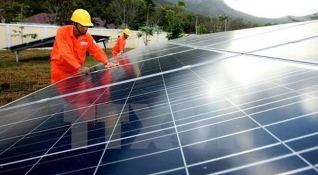 Ninh Thuan grants investment licences to nine solar power projects