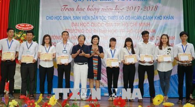 Vu A Dinh Scholarship Fund strives to give bigger aid to needy students