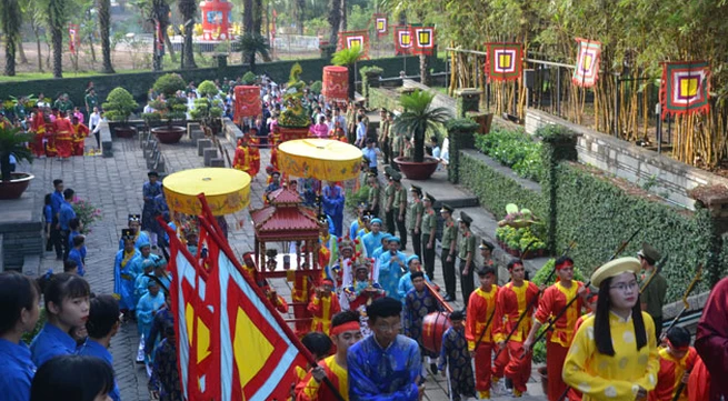 Vietnamese pay tribute to nation’s legendary founders Hung Kings