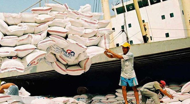 New decree cuts conditions for rice exporters