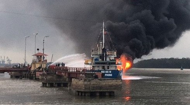 Firefighters tackle tanker blaze in Hai Phong port city