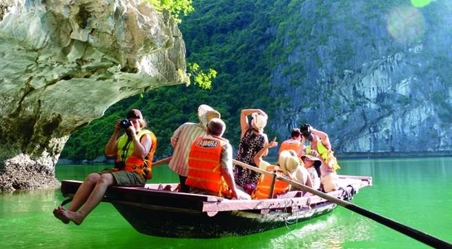 Vietnam welcomes over 5.5 million foreign tourists in first four months