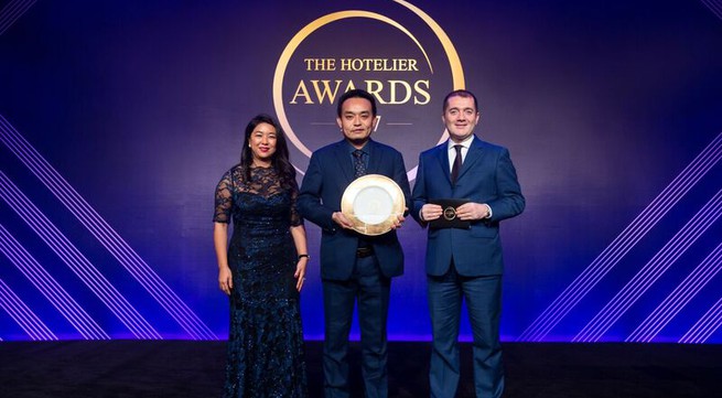Nguyễn Công Chung proudly took home the Chef Hotelier of the Year for Asia