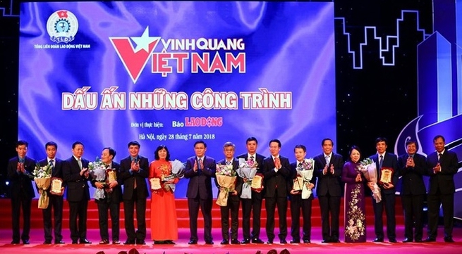 Eight outstanding works honoured at “Vietnam Glory” programme
