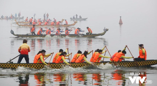 Hanoi to host first dragon boat racing festival