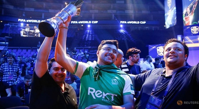 Esports: Saudi gamer wins FIFA eWorld Cup final and US$250,000