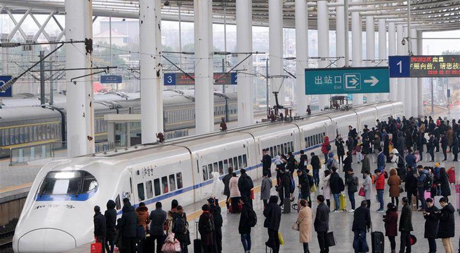 Railways in China see holiday travel peak