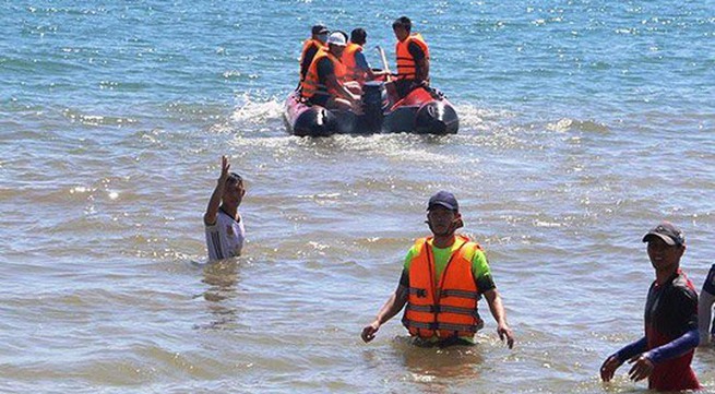 Waves wash away two brothers in Quảng Ngãi
