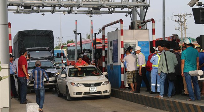 BOT Cai Lậy opens gates as drivers ask for small change